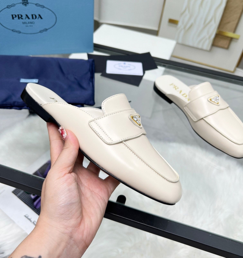 Pra*a slippers
